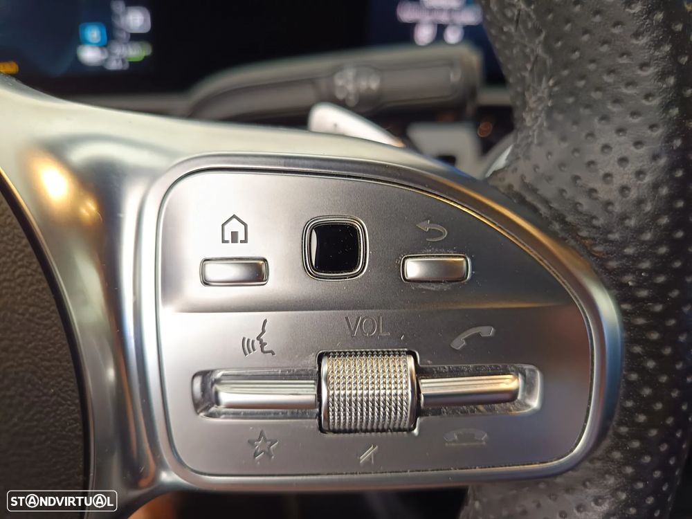Mercedes-Benz A 250 Limousine e AMG Line - 29