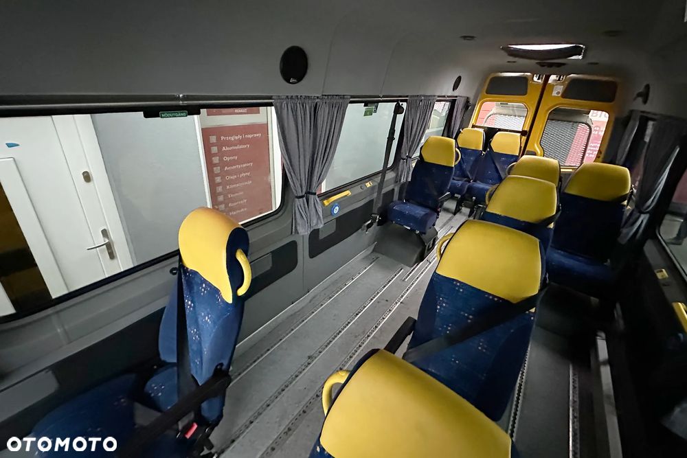 Volkswagen Crafter AUTOBUS - 31