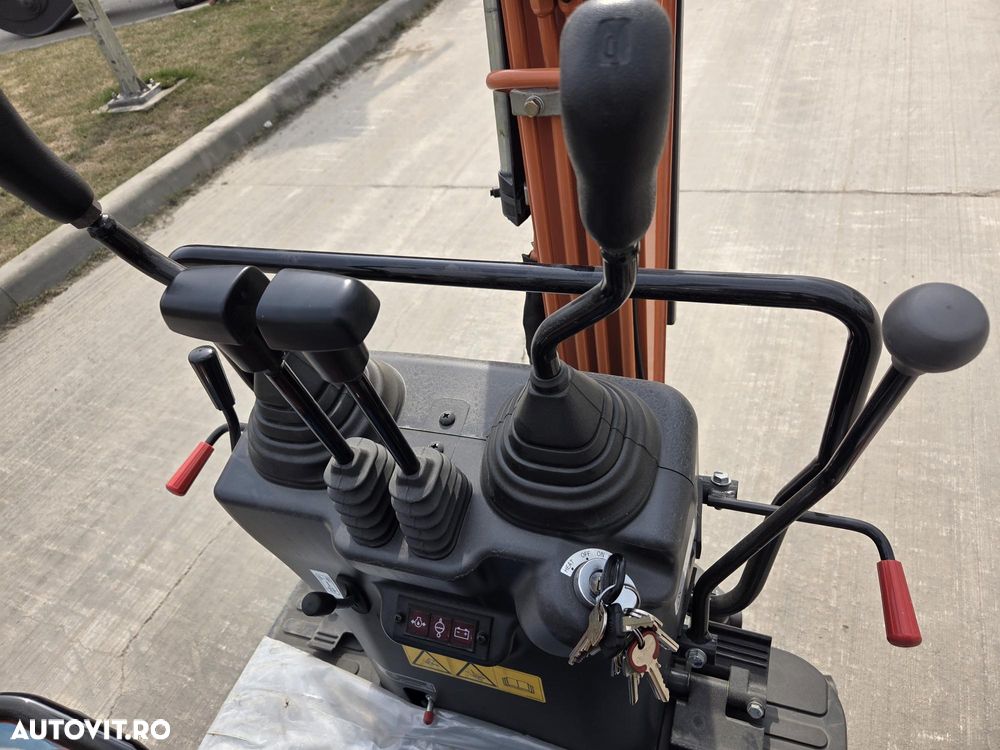 Hitachi ZX10, 1,3 tone, adanci sapare 2m, CUPLA RAPIDA+3 cupe, inst picon pe brate, senile cauciuc extensibile, produs in JAPONIA, posibilitate leasing 5 ani-PROMOTIE 19.500 EUR+Tva - 9