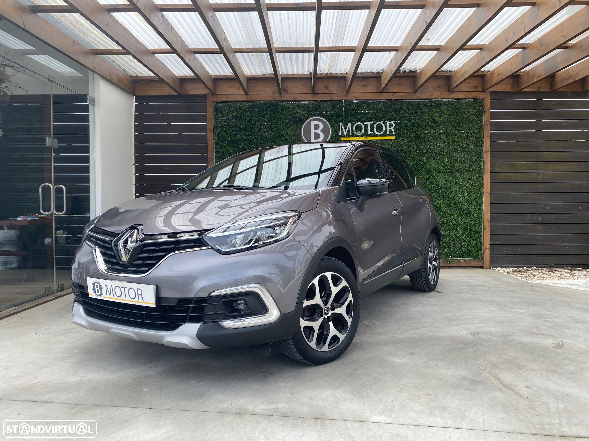 Renault Captur 1.0 TCe Exclusive - 1