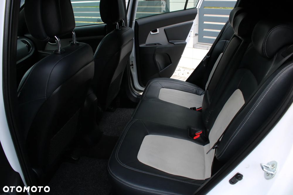 Kia Sportage 1.7 CRDI 2WD ISG Spirit - 8