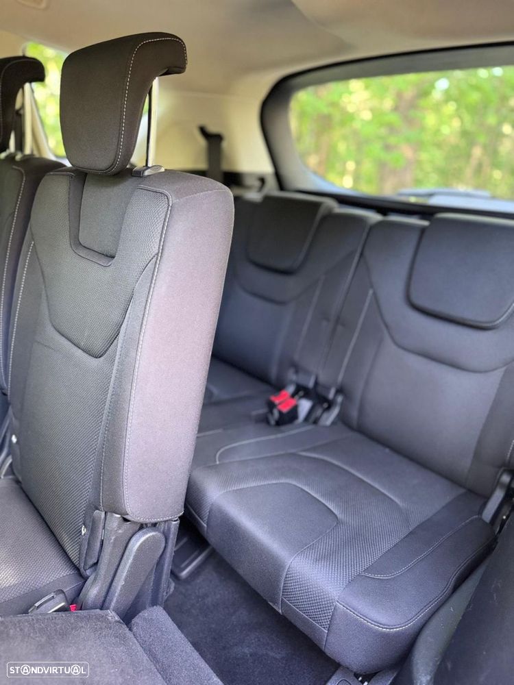 Ford S-Max 2.0 TDCi Titanium - 32