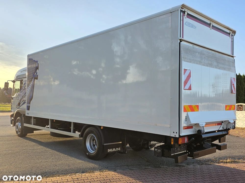 MAN TGM 15.290 / TGL / KONTENER / IZOTERMA / WINDA / KLIMA POSTOJOWA / 2019R / EURO 6 / PEŁEN SERWIS /  8200KG ŁADOWNOŚĆ  / SPROWADZONY / ZADBANY / JAK NOWY /  KSIĄŻKA SERWISOWA / E6 / 18 PALET - 4