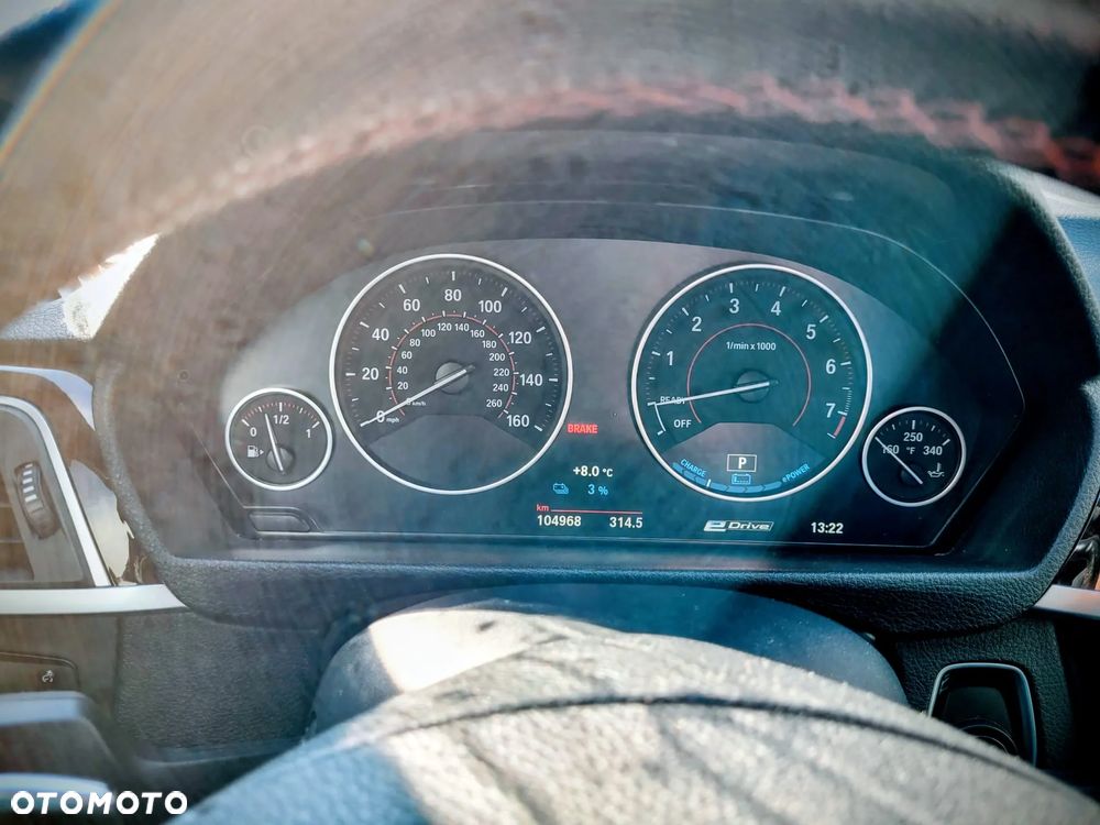 BMW Seria 3 330e iPerformance - 8
