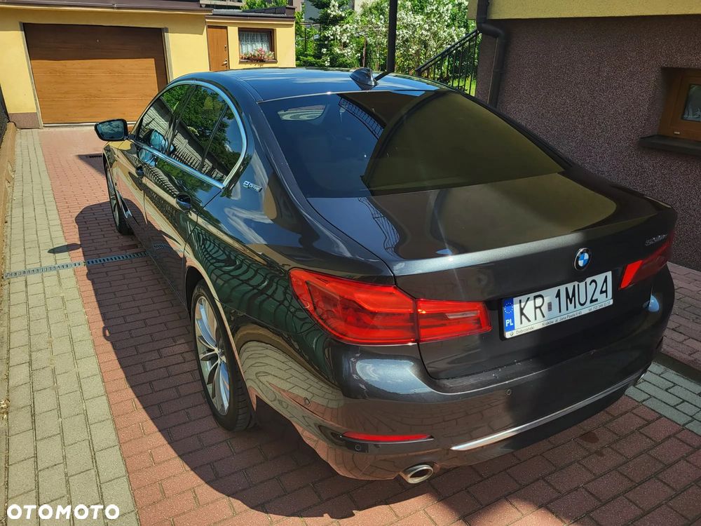 BMW Seria 5 530e iPerformance Luxury Line - 4