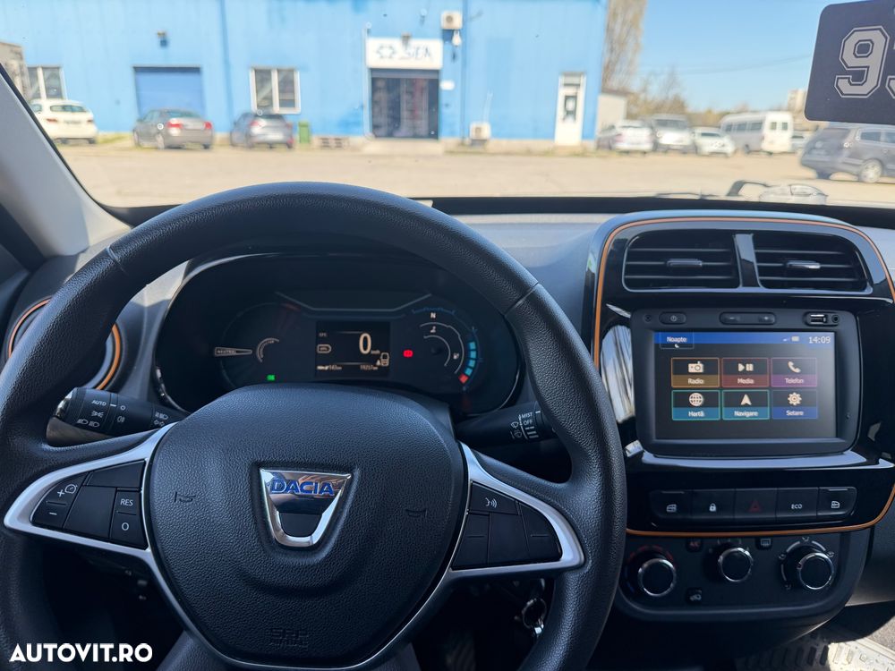 Dacia Spring Expression - 10