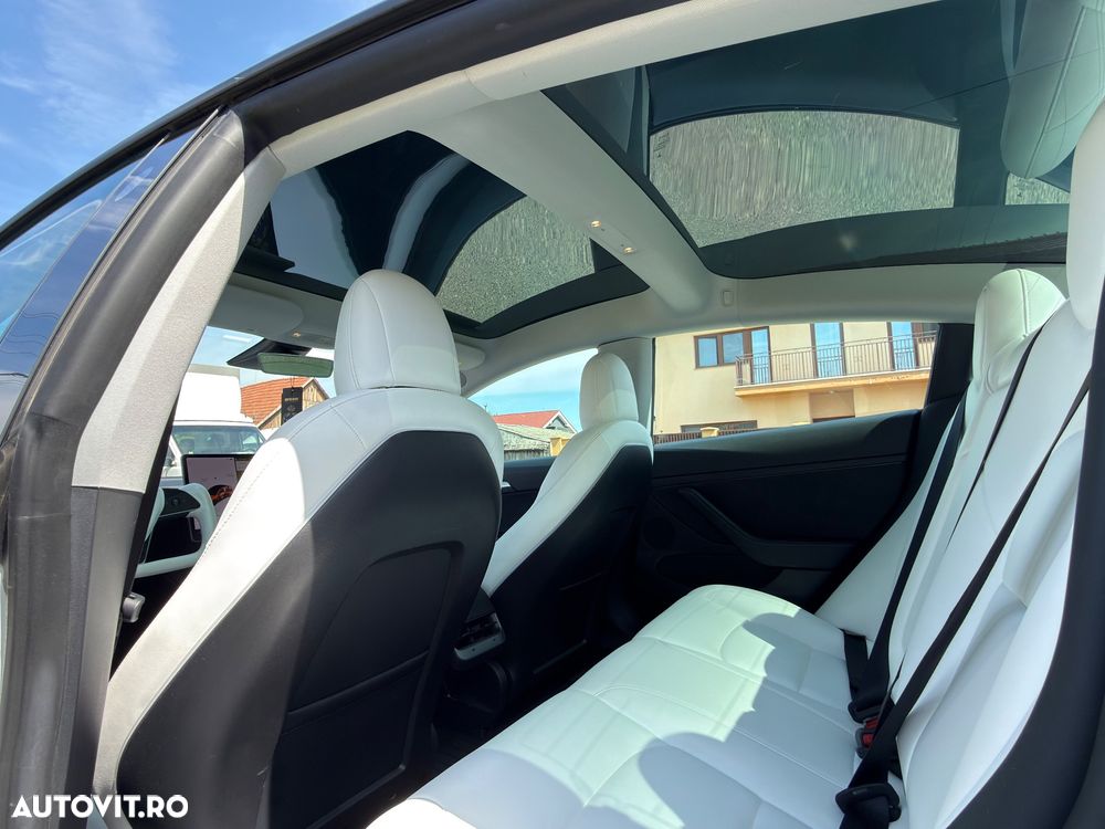 Tesla Model 3 Performance - 6