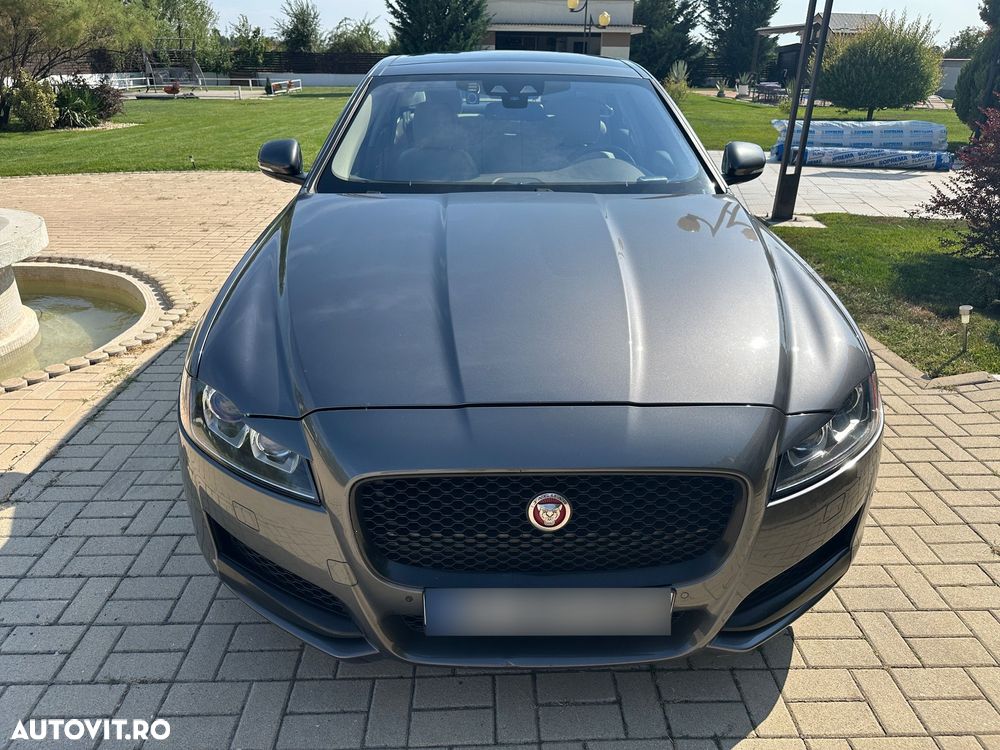 Jaguar XF 35t RWD Prestige - 11