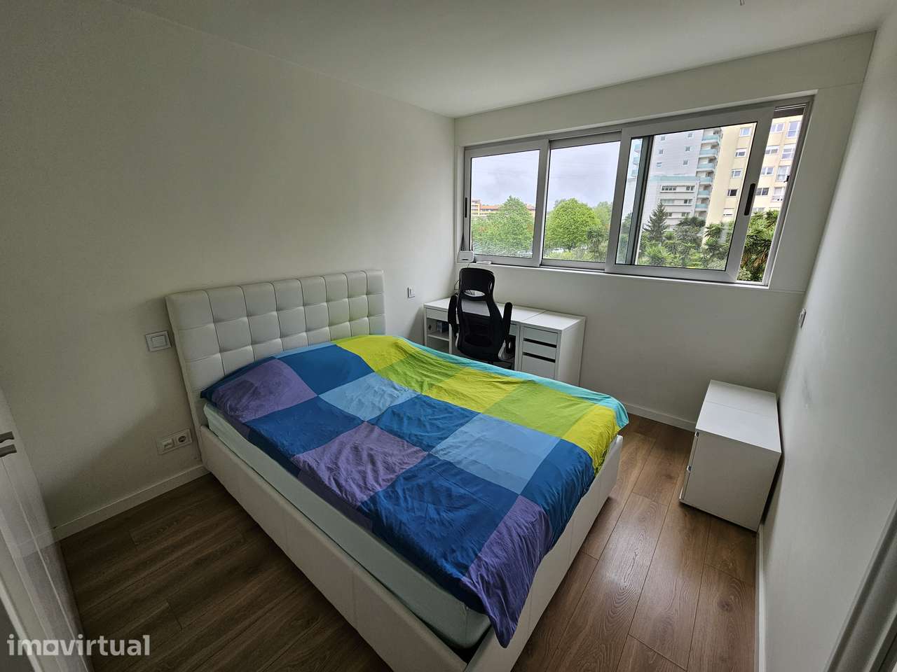 Quarto suíte luminoso em T3 - Ramalde - ideal para profissionais - Grande imagem: 5/11