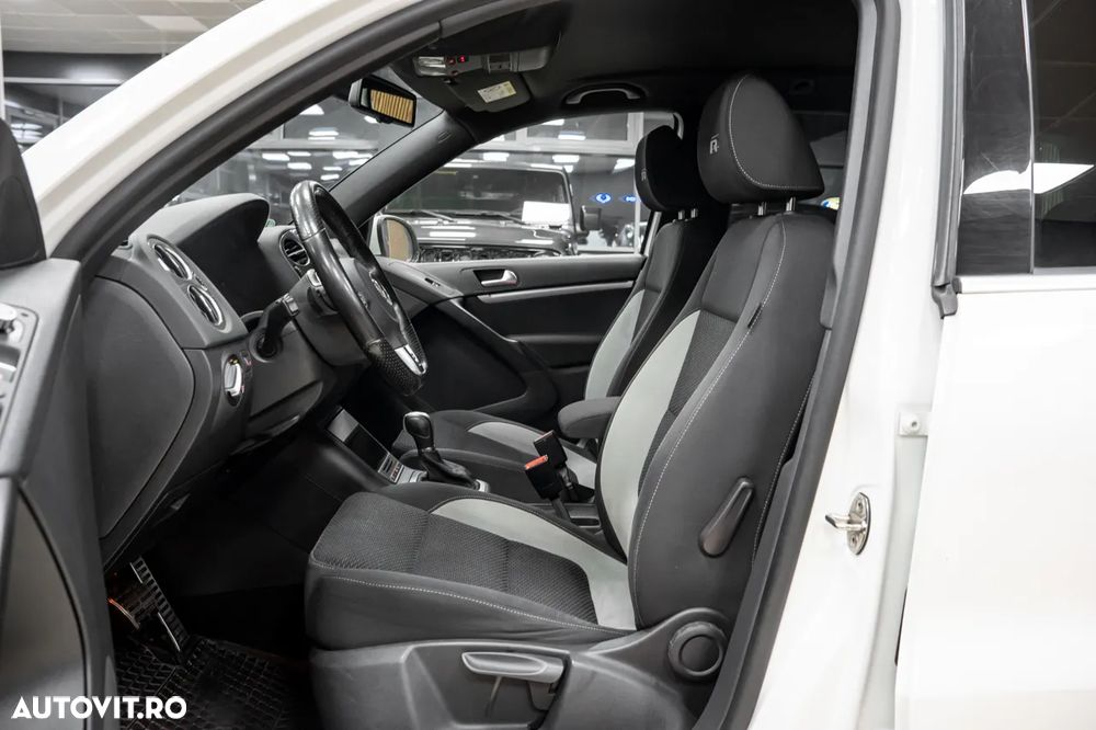 Volkswagen Tiguan 2.0 TDI DPF 4Motion BlueMotion Technology DSG Sport & Style - 22