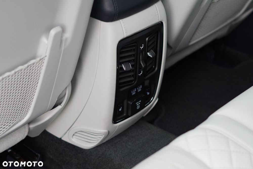 Jeep Grand Cherokee 5.7 V8 HEMI Summit - 12