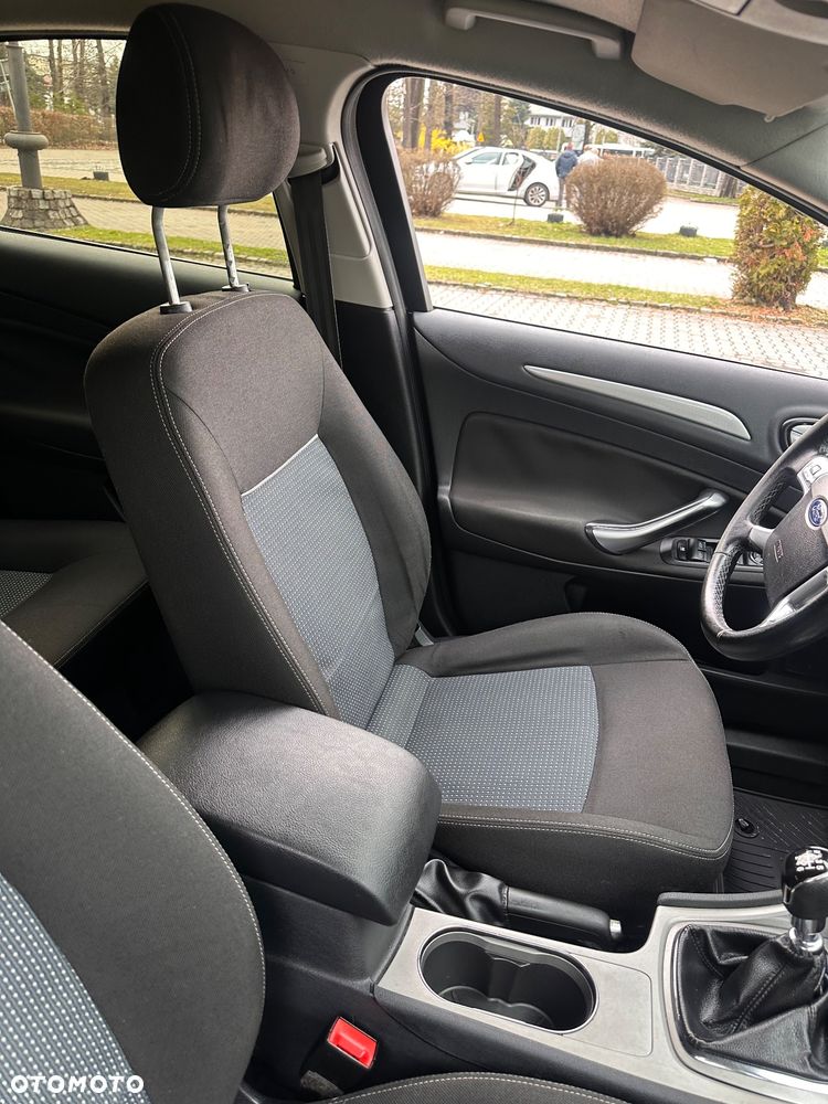 Ford Mondeo 1.8 TDCi Ambiente - 23