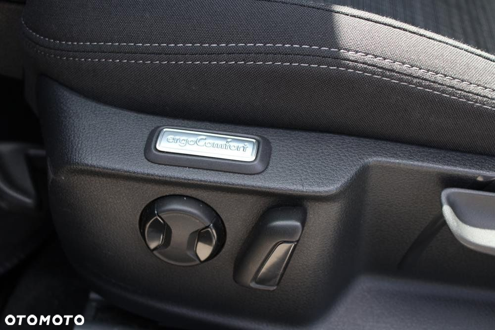 Volkswagen Passat - 11