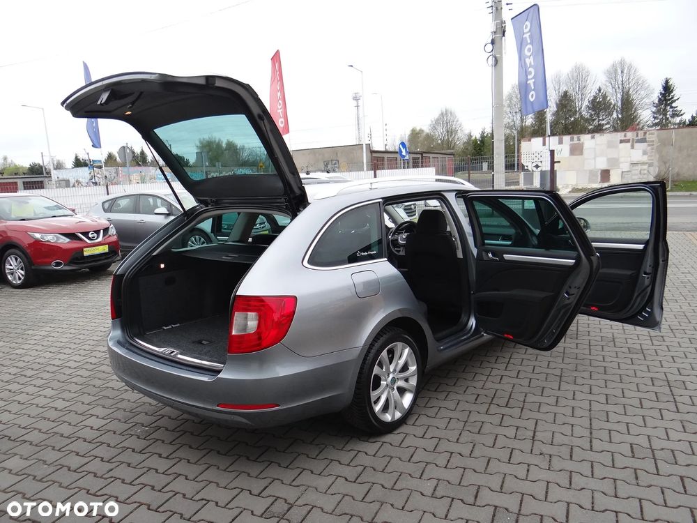 Skoda Superb 2.0 TDI DSG FAMILY - 15