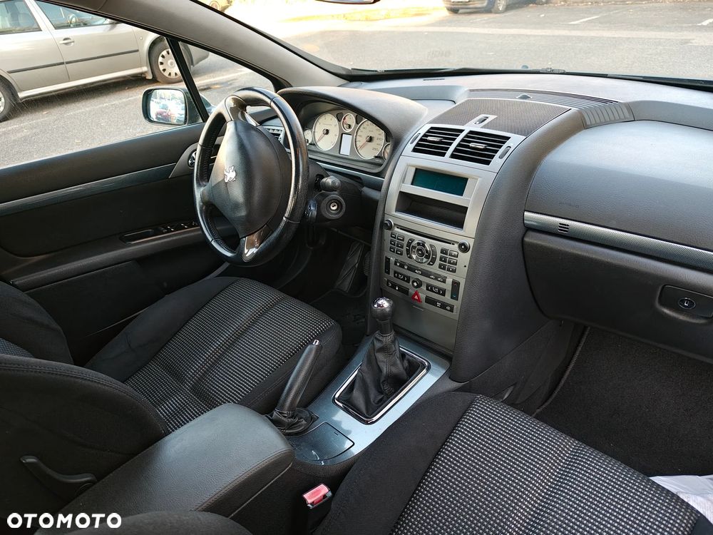 Peugeot 407 - 14