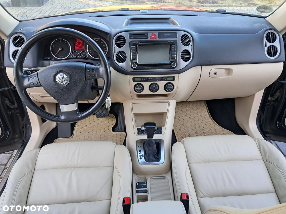 Volkswagen Tiguan - 17