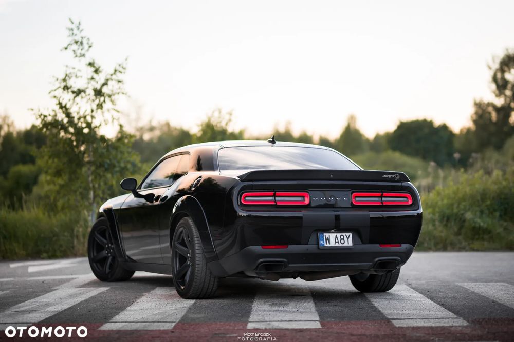 Dodge Challenger 6.2 Hellcat - 9