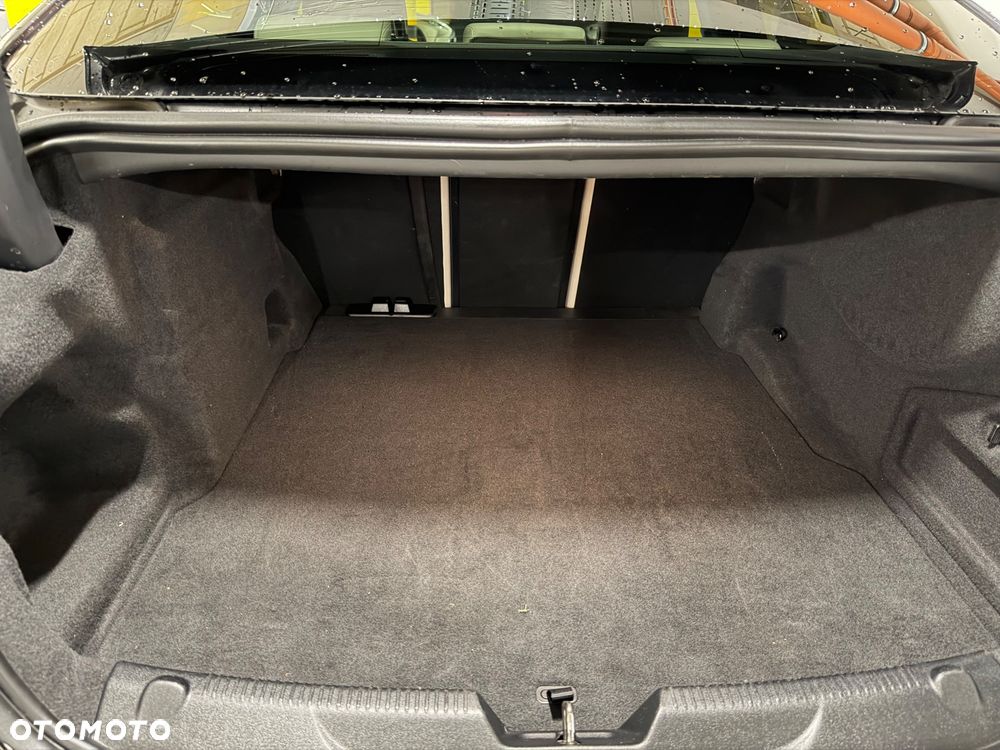 Jaguar XE 2.0 P250 R-Dynamic S - 7