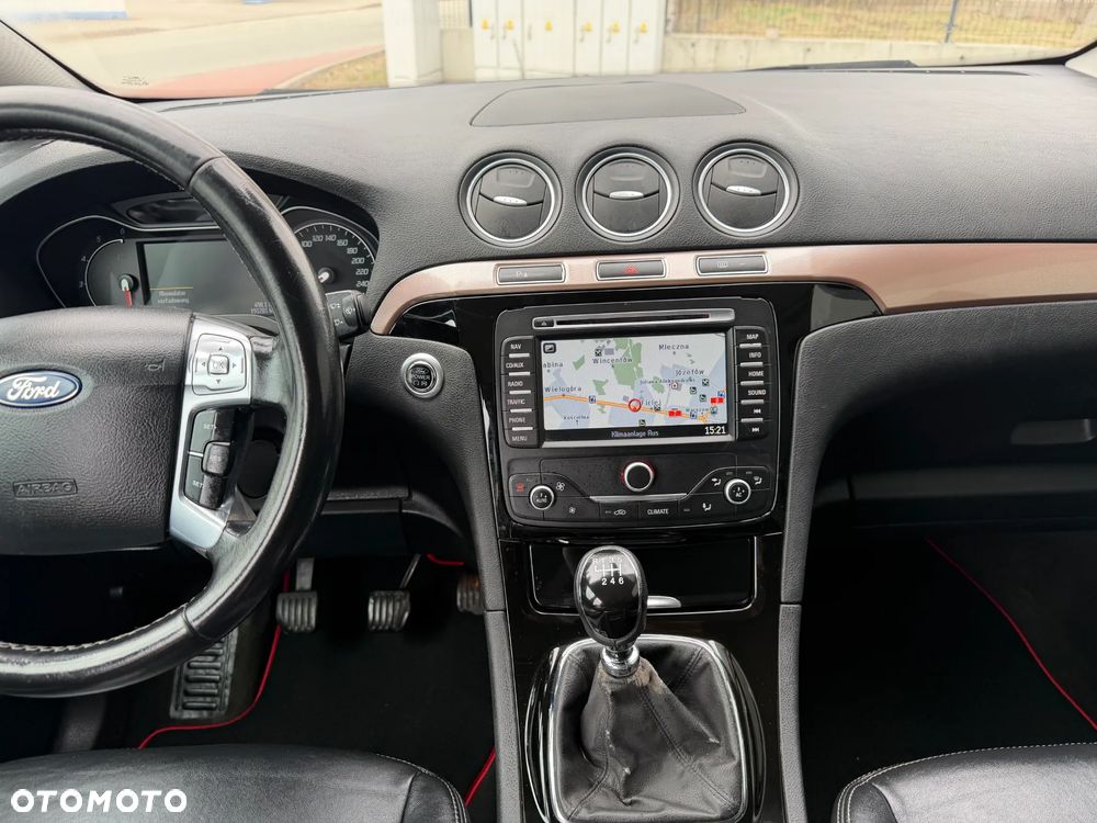 Ford S-Max - 11