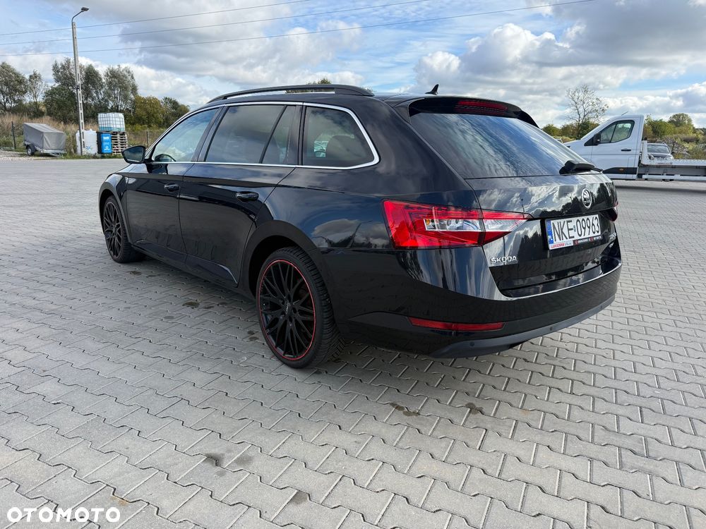 Skoda Superb 2.0 TDI SCR 4x4 Style DSG - 8