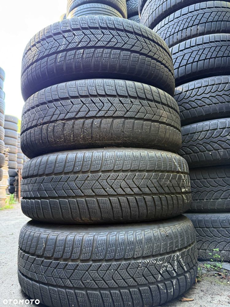 Komplet opon zimowych Pirelli SottoZero 3 225/55r17 97H 2021 r. - 1