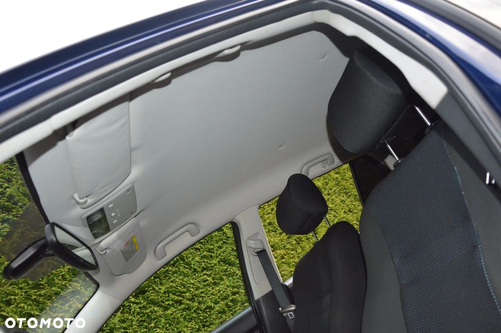 Toyota Avensis 1.8 VVT-i Sol - 12