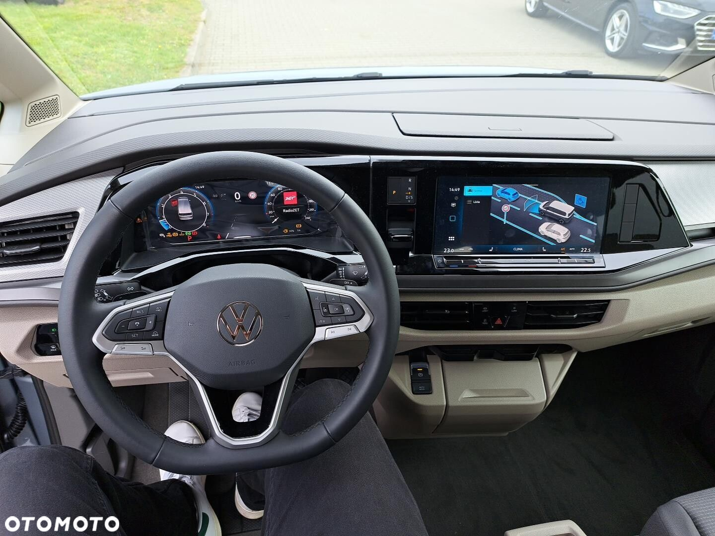 Volkswagen Multivan - 13