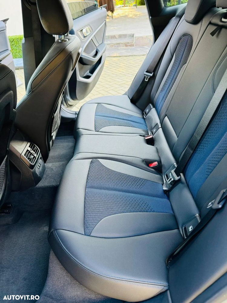 BMW Seria 2 218d xDrive AT - 18