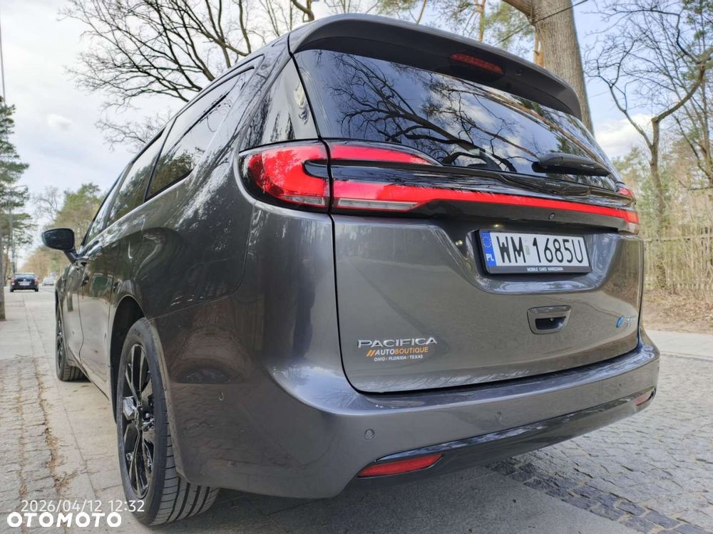 Chrysler Pacifica - 5