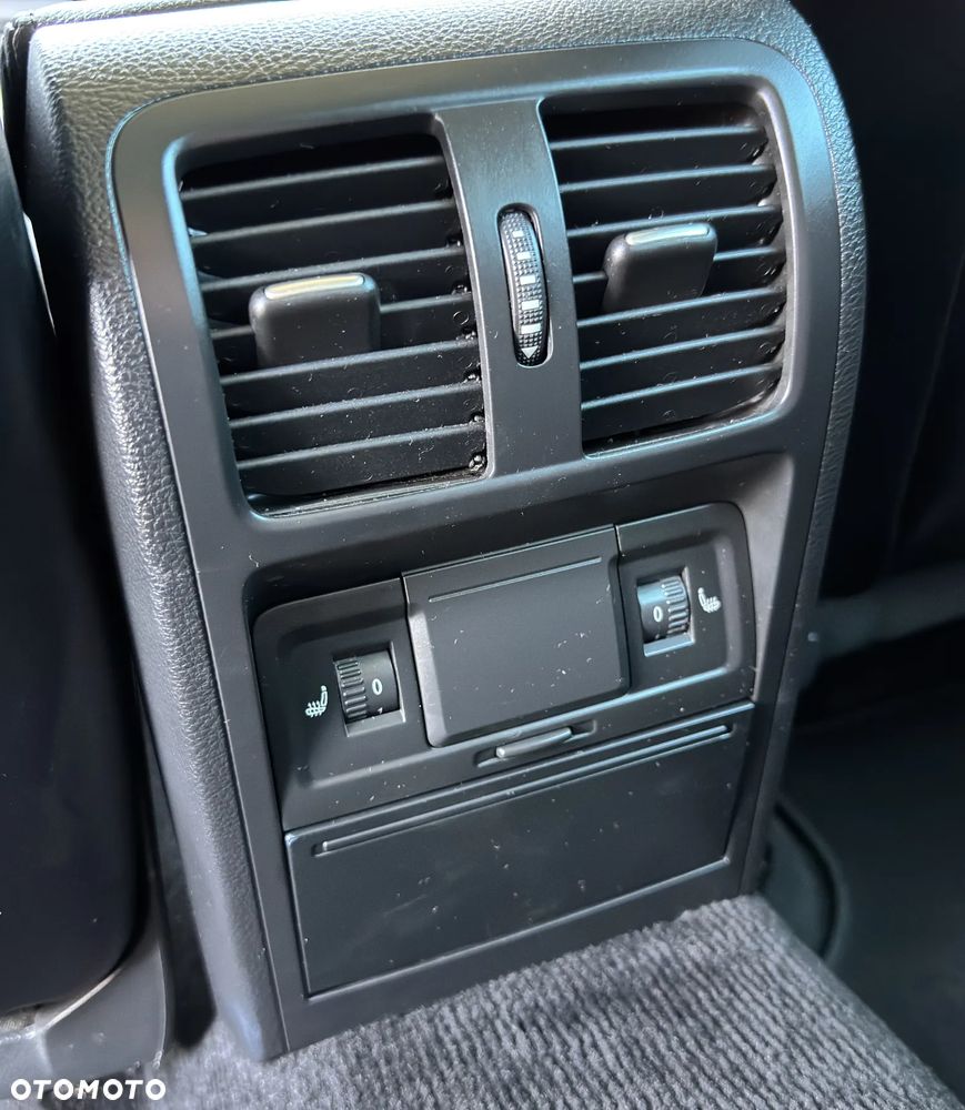 Volkswagen Passat - 29