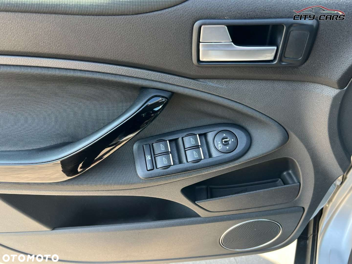 Ford Kuga - 18