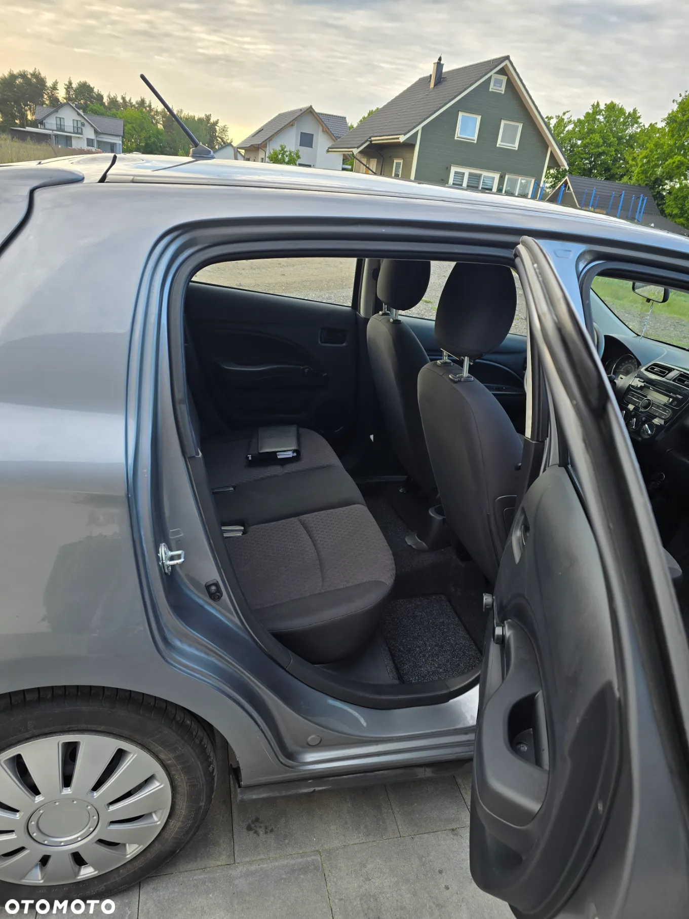 Mitsubishi Space Star 1.0 - 5