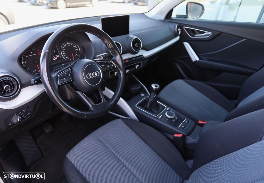 Audi Q2 1.6 TDI Design - 8