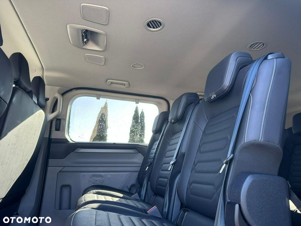 Ford Tourneo Custom - 21