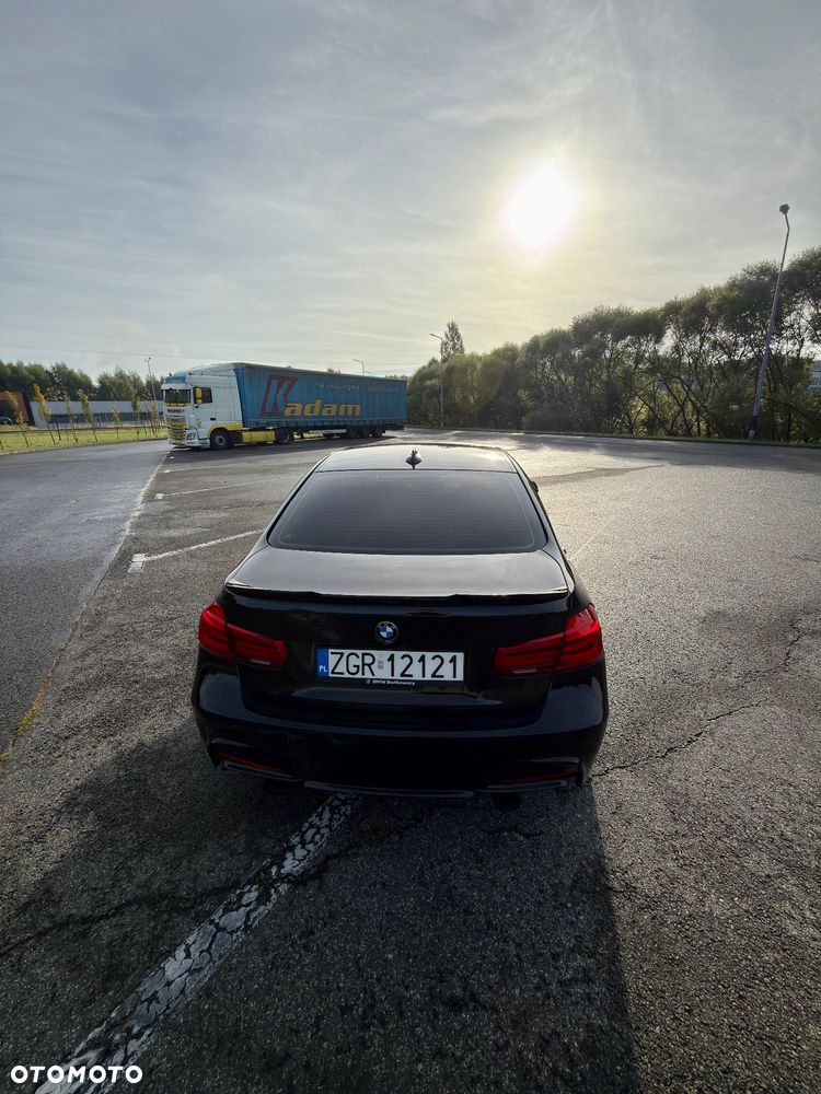 BMW Seria 3 340i xDrive M Sport Shadow sport - 11