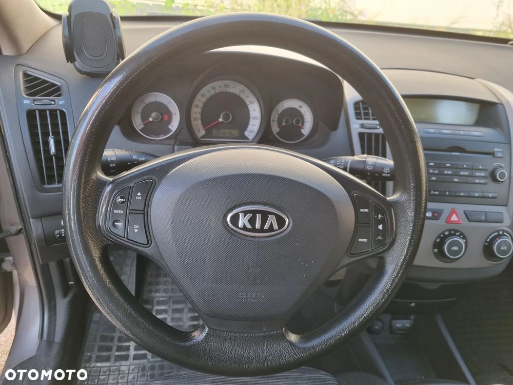 Kia Ceed 1.6 Crdi Comfort - 1