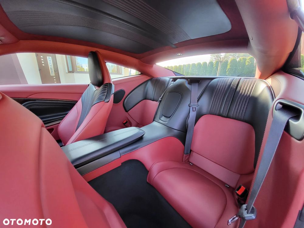 Aston Martin DB11 Launch Edition - 19