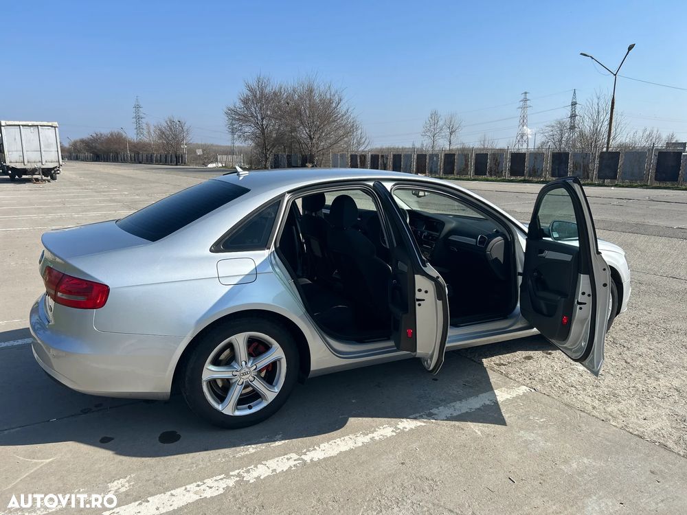 Audi A4 2.0 TDI DPF multitronic Attraction - 23