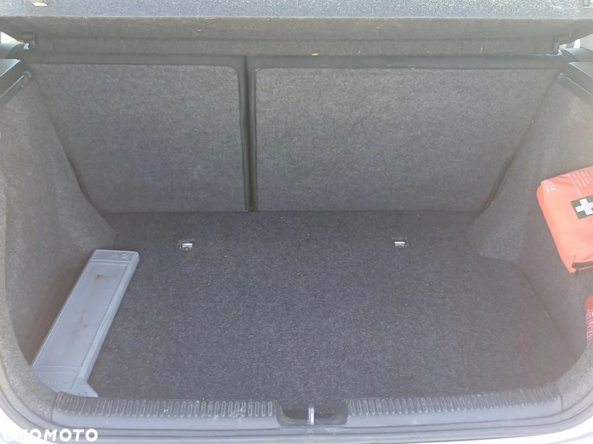 Toyota Corolla 2.0 D-4D Sol - 12