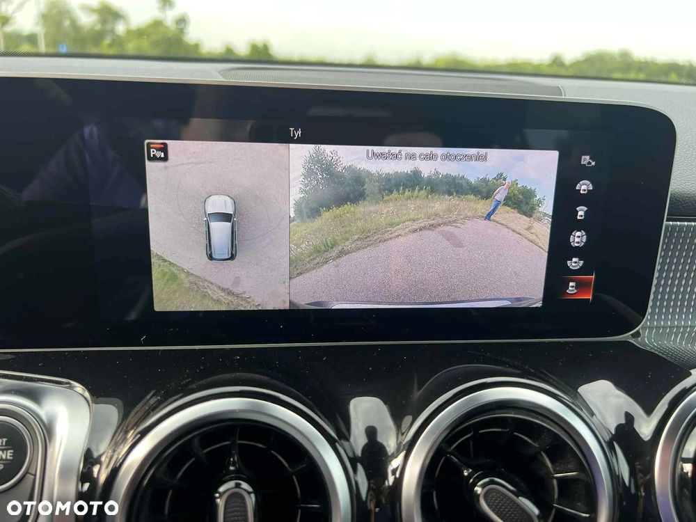 Mercedes-Benz GLB 200 d Progressive 8G-DCT - 34