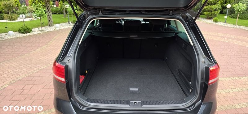 Volkswagen Passat 2.0 TDI SCR Comfortline DSG - 12