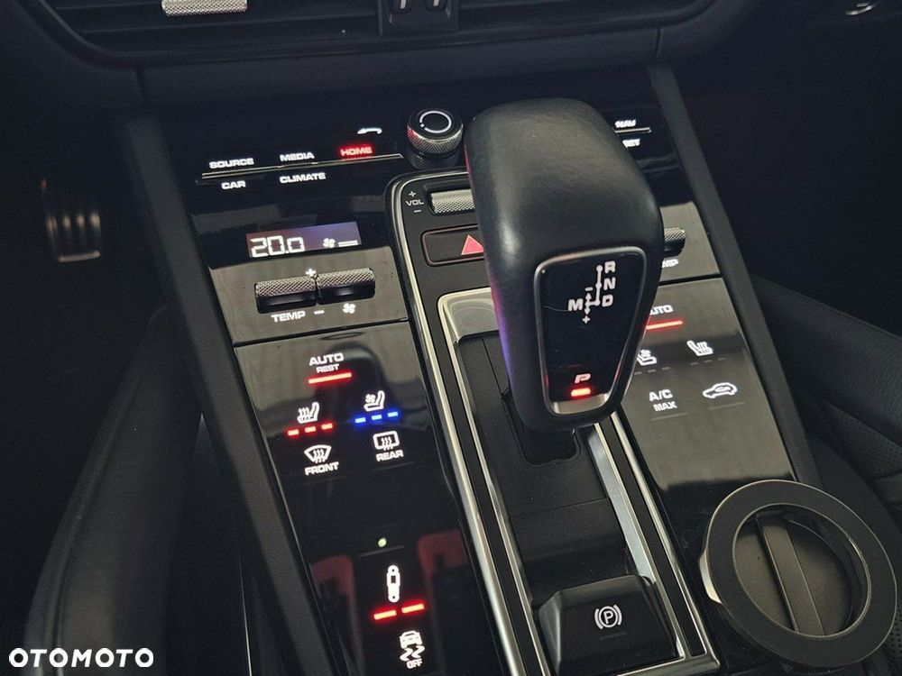 Porsche Cayenne - 27