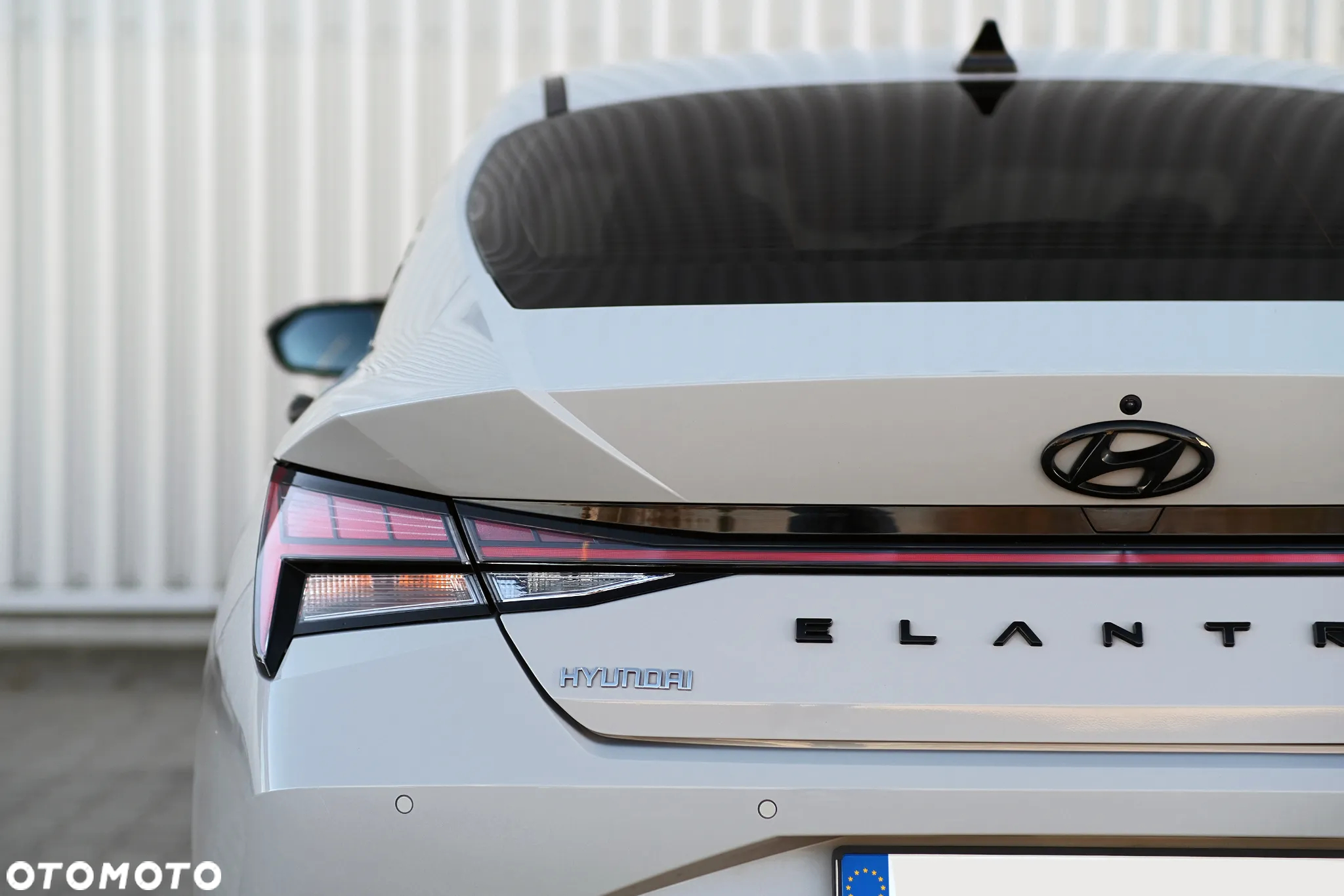 Hyundai Elantra 1.6 Smart CVT - 16