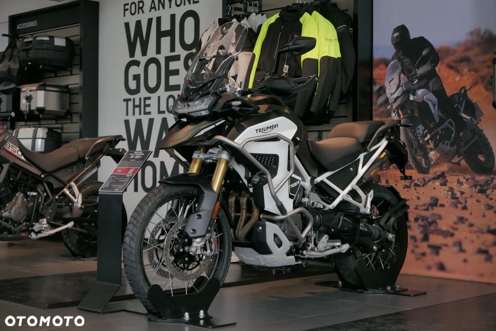 Triumph Tiger - 1