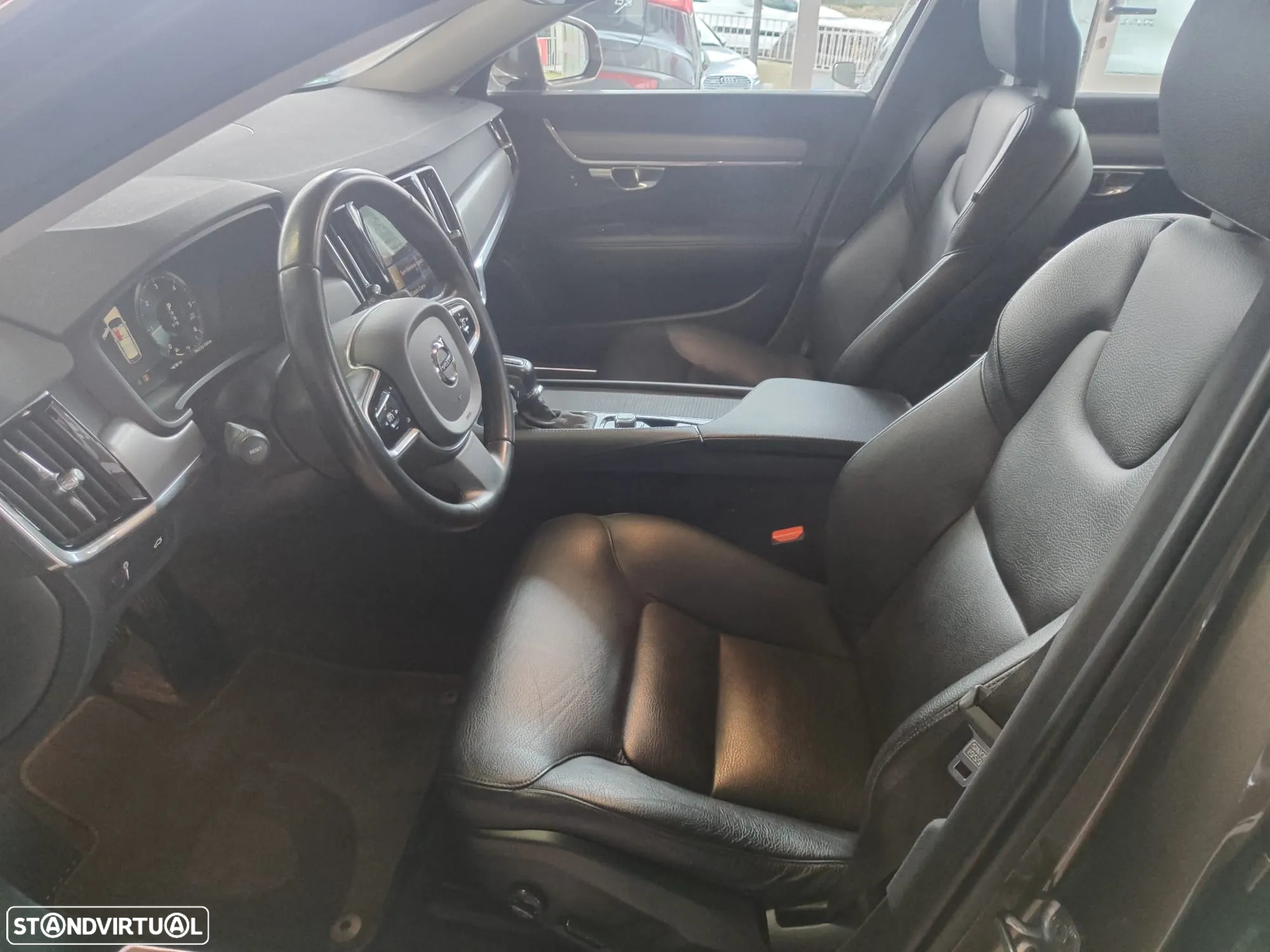 Volvo V90 2.0 D4 Momentum Plus Geartronic - 11