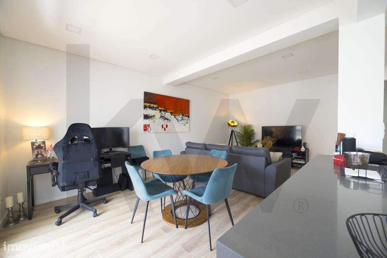 Apartamento T3 à Venda Remodelado em Almada ✨ - Grande imagem: 3/31
