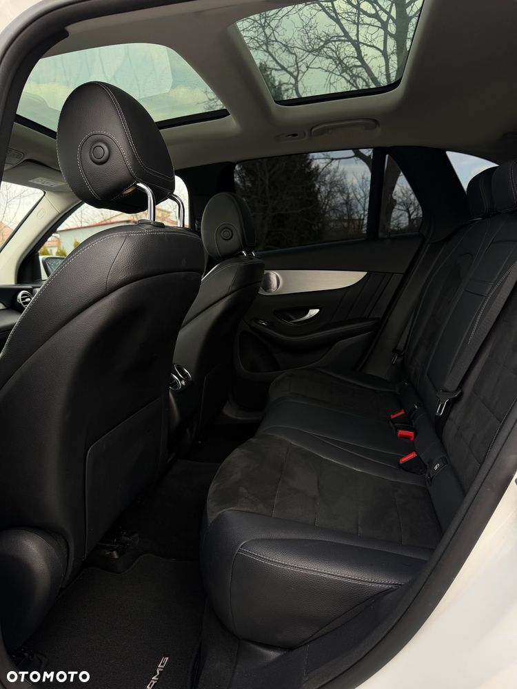 Mercedes-Benz GLC 250 4Matic 9G-TRONIC AMG Line - 13