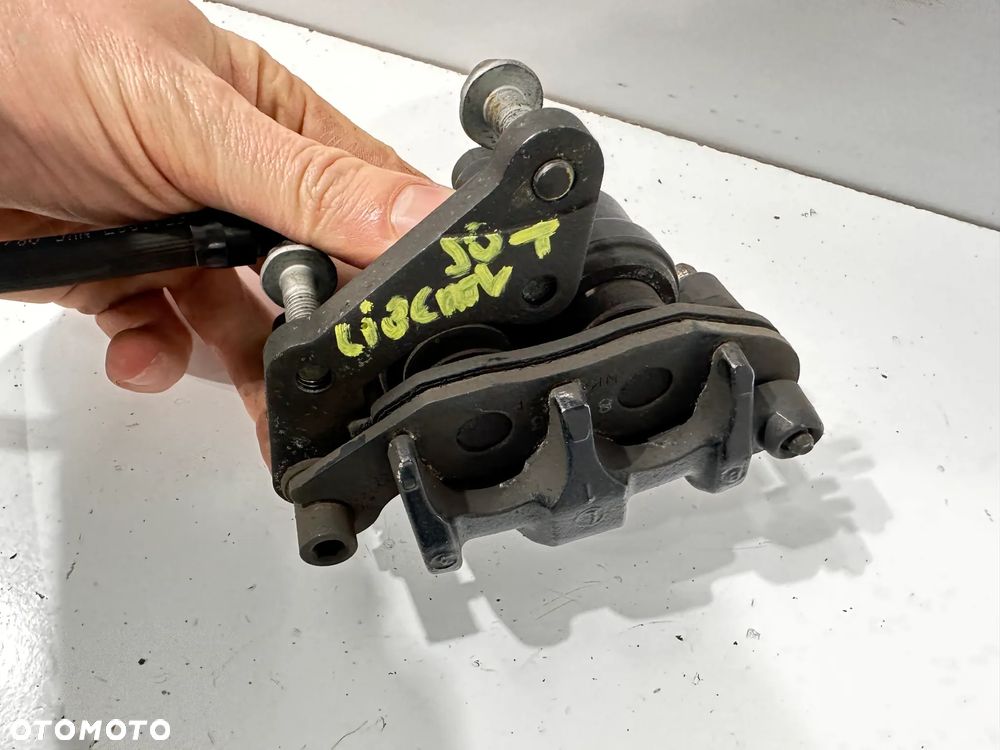 Zacisk pompa przód Piaggio Liberty 50 16-22r. - 8