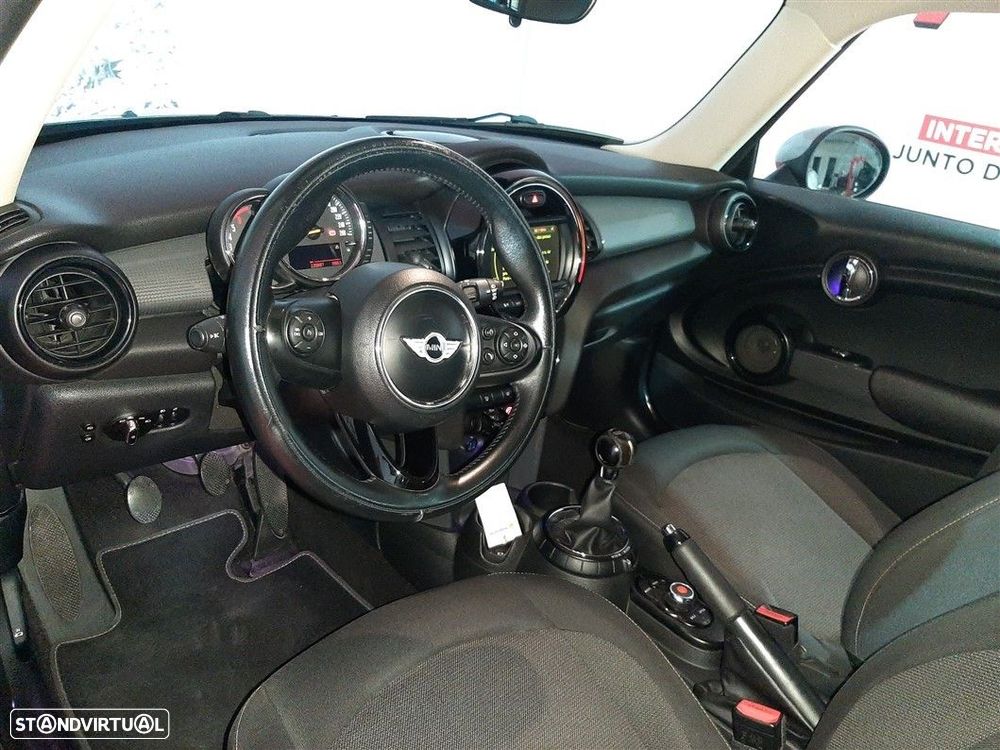 MINI 5 Portas One D - 19