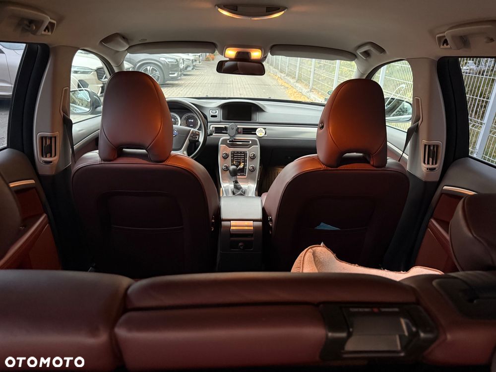 Volvo V70 D3 Summum - 13